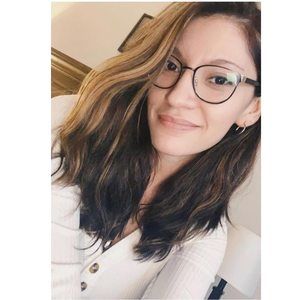 Meet your Posher, Monica